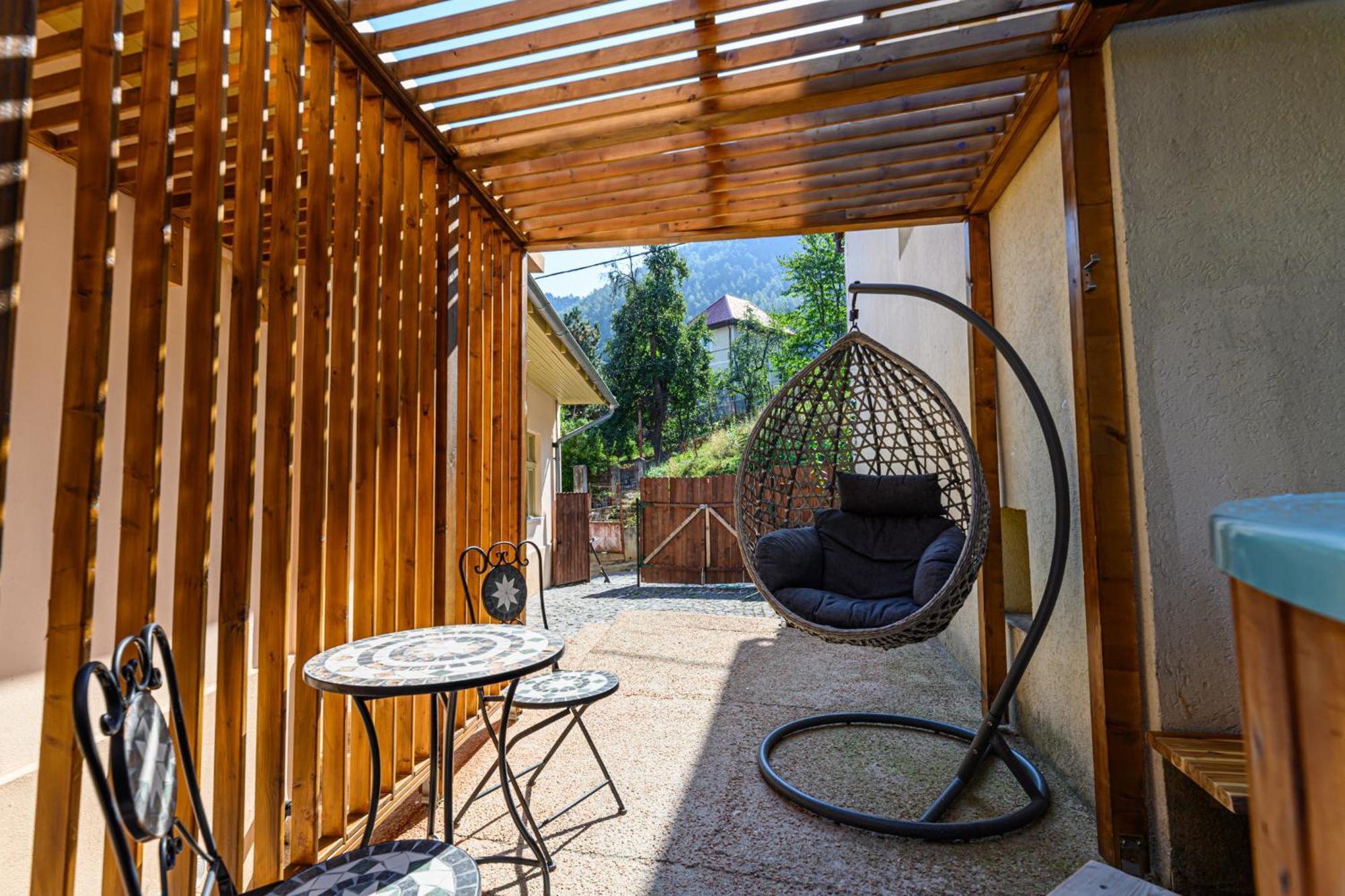 Lagom - Hot Tub Hideout Braşov Buitenkant foto