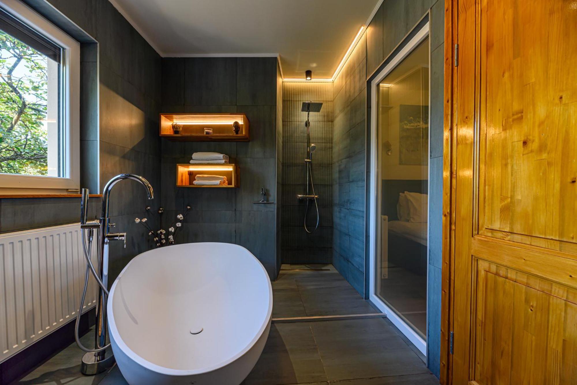 Lagom - Hot Tub Hideout Braşov Buitenkant foto