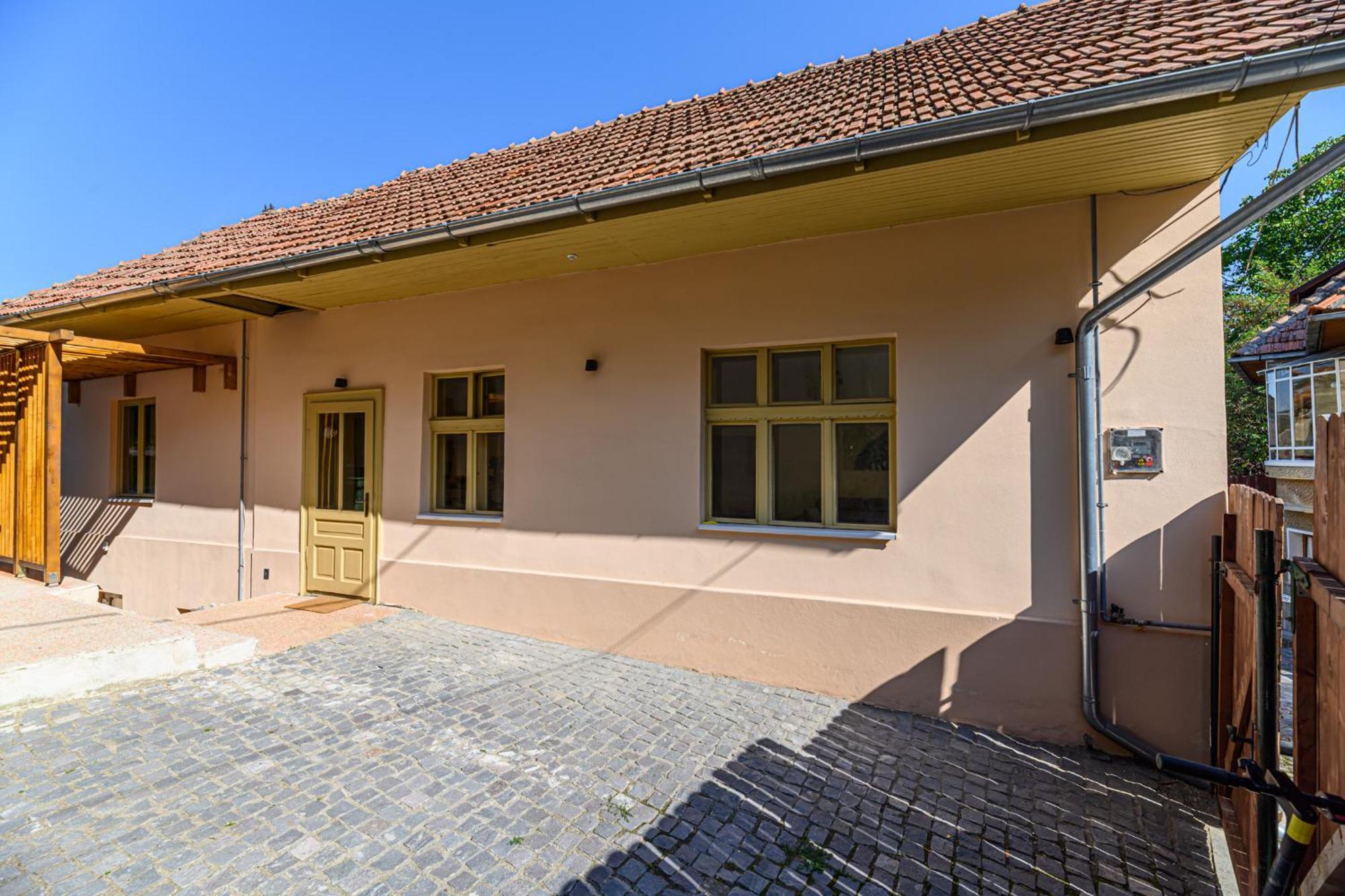 Lagom - Hot Tub Hideout Braşov Buitenkant foto